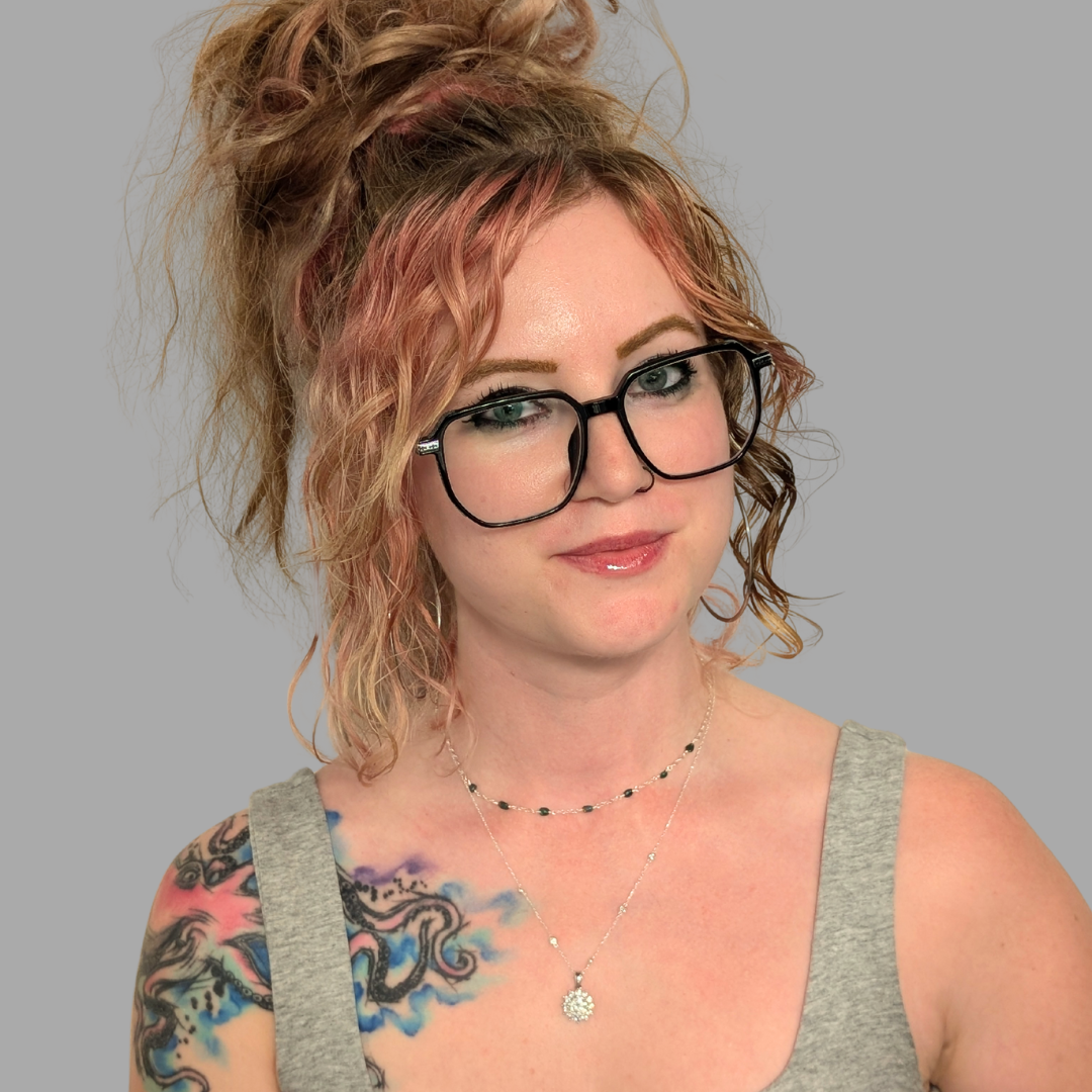 Erica Botz Hair Stylist Minneapolis Erica Ericka Erika Fox Den Salon Curly stylist curl specialist